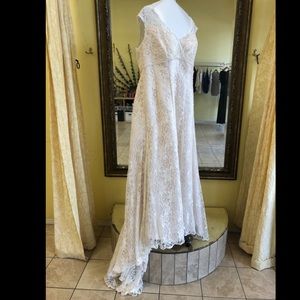 David’s Bridal Wedding Dress- Plus Sized